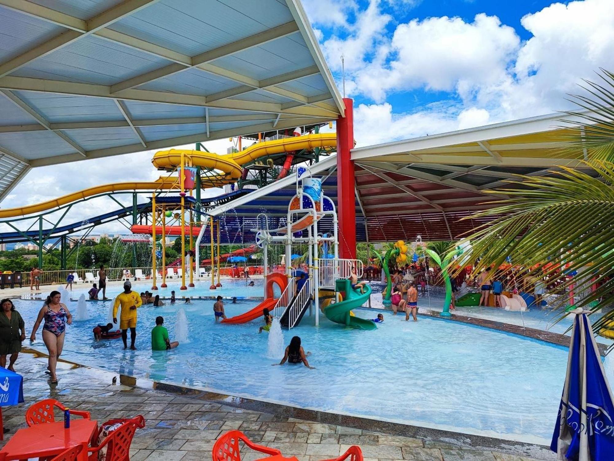 Piazza Diroma Com Acesso Ao Acqua Park Em Caldas Novas Buitenkant foto